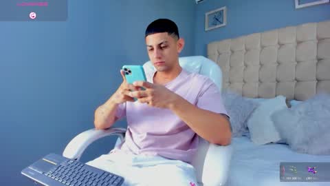 Snapshot of alex_cute77 chatting on September 2025 11:54:01 AM alex online show from September 2025 11:54:01 AM