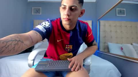 Snapshot of alex_cute77 chatting on September 2025 01:45:02 PM alex online show from September 2025 01:45:02 PM