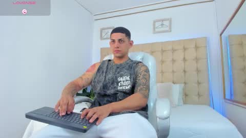 Snapshot of alex_cute77 chatting on September 2025 12:32:02 PM alex online show from September 2025 12:32:02 PM