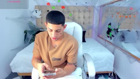 Snapshot of alex_cute77 chatting on October 2025 12:04:02 PM alex online show from October 2025 12:04:02 PM