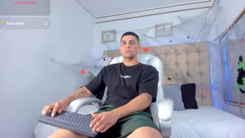 Snapshot of alex_cute77 chatting on October 2025 12:39:01 PM alex online show from October 2025 12:39:01 PM