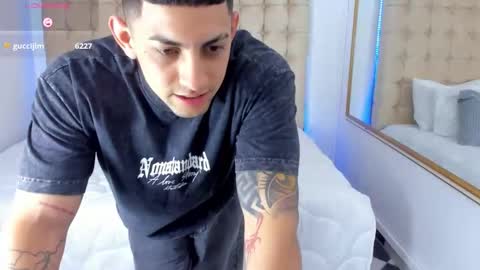 Snapshot of alex_cute77 chatting on November 2025 01:10:01 PM alex online show from November 2025 01:10:01 PM