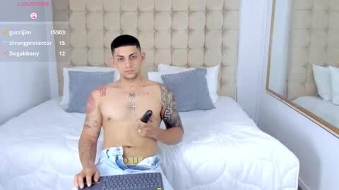 Snapshot of alex_cute77 chatting on November 2025 03:11:02 PM alex online show from November 2025 03:11:02 PM