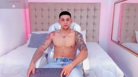 Snapshot of alex_cute77 chatting on November 2025 12:17:01 PM alex online show from November 2025 12:17:01 PM