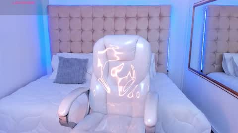 Snapshot of alex_cute77 chatting on November 2025 12:08:02 PM alex online show from November 2025 12:08:02 PM