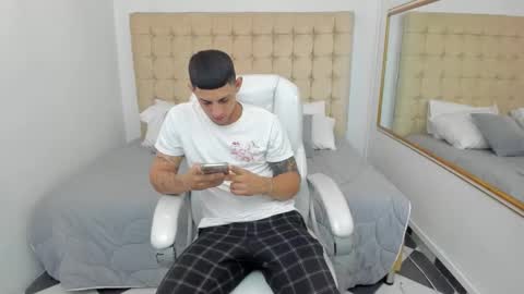 Snapshot of alex_cute77 chatting on December 2025 11:36:02 AM alex online show from December 2025 11:36:02 AM