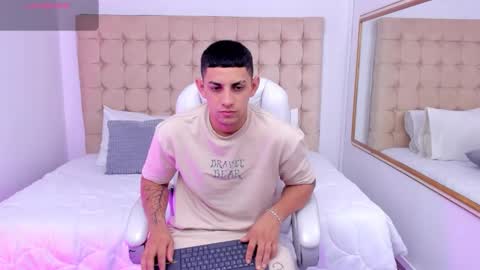 Snapshot of alex_cute77 chatting on December 2025 12:10:01 PM alex online show from December 2025 12:10:01 PM