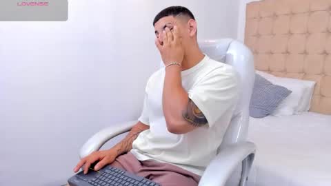 Snapshot of alex_cute77 chatting on January 2026 12:51:02 PM alex online show from January 2026 12:51:02 PM