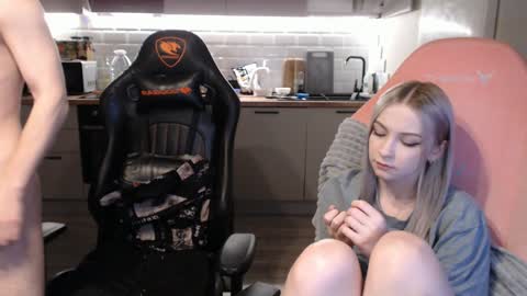 Snapshot of alex_gotcha chatting on December 2024 10:37:01 PM Alex online show from December 2024 10:37:01 PM