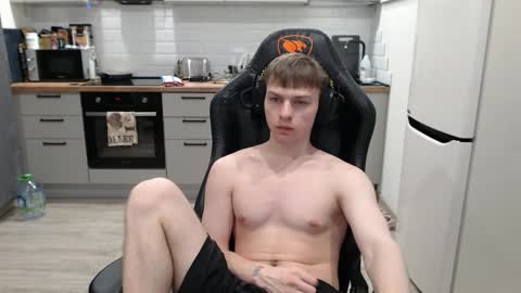 Snapshot of alex_gotcha chatting on January 2025 01:18:02 AM Alex online show from January 2025 01:18:02 AM