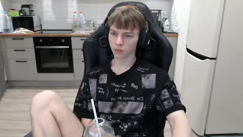 Snapshot of alex_gotcha chatting on February 2025 06:40:02 PM Alex online show from February 2025 06:40:02 PM