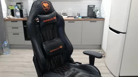 Snapshot of alex_gotcha chatting on February 2025 08:45:01 PM Alex online show from February 2025 08:45:01 PM