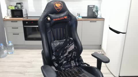 Snapshot of alex_gotcha chatting on February 2025 04:15:01 AM Alex online show from February 2025 04:15:01 AM