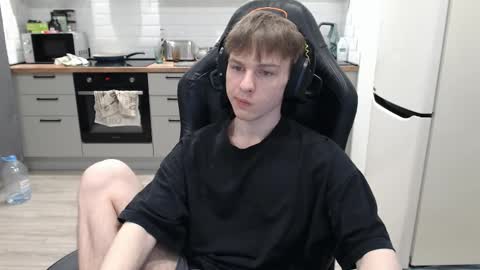 Snapshot of alex_gotcha chatting on February 2025 06:01:02 PM Alex online show from February 2025 06:01:02 PM