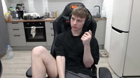 Snapshot of alex_gotcha chatting on February 2025 09:04:01 PM Alex online show from February 2025 09:04:01 PM