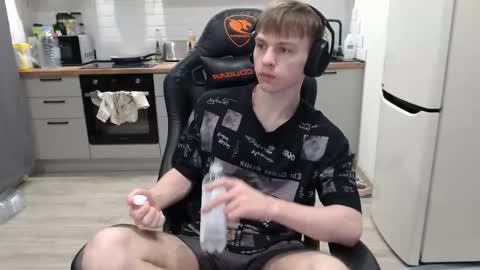 Snapshot of alex_gotcha chatting on March 2025 03:32:01 AM Alex online show from March 2025 03:32:01 AM