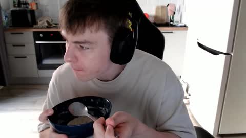 Snapshot of alex_gotcha chatting on September 2025 06:13:02 AM Alex online show from September 2025 06:13:02 AM