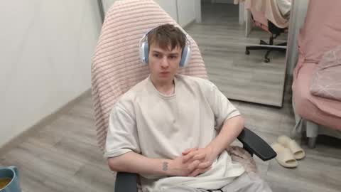 Snapshot of alex_gotcha chatting on September 2025 10:23:02 PM Alex online show from September 2025 10:23:02 PM