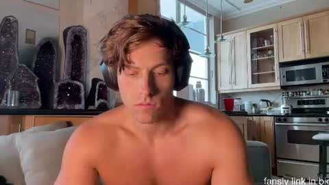 Alex Stone online show from July 2026 06:15:01 PM