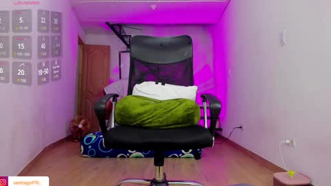 Snapshot of alex_lord_ chatting on December 2024 04:04:01 AM i am Alex online show from December 2024 04:04:01 AM