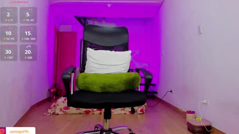 Snapshot of alex_lord_ chatting on December 2024 01:13:02 AM i am Alex online show from December 2024 01:13:02 AM