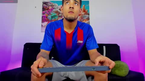 Snapshot of alex_lord_ chatting on February 2025 01:35:01 AM i am Alex online show from February 2025 01:35:01 AM