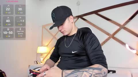 Snapshot of alex_pierce_ chatting on February 2026 07:10:01 PM Alex online show from February 2026 07:10:01 PM