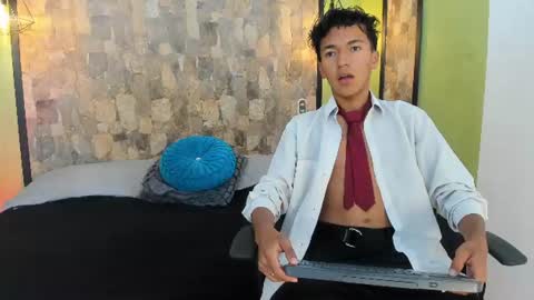 alex_santoss online show from July 2026 11:05:02 AM