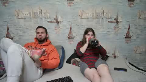 Alex and Sarah online show from October 2025 06:19:02 PM