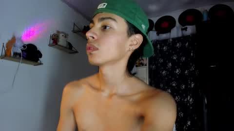 Alex online show from December 2025 04:35:02 PM