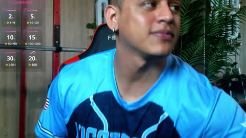 Snapshot of alex_tower chatting on January 2025 02:22:01 AM Alex Towers online show from January 2025 02:22:01 AM