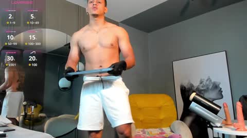 Snapshot of alex_tower chatting on January 2025 08:04:02 PM Alex Towers online show from January 2025 08:04:02 PM