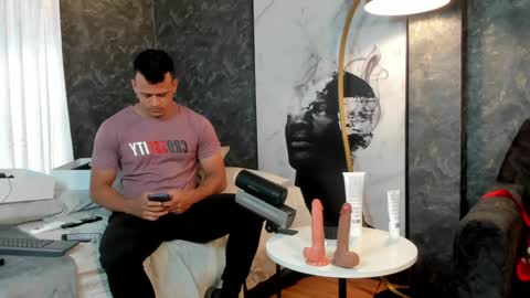 Snapshot of alex_tower chatting on January 2025 06:55:02 PM Alex Towers online show from January 2025 06:55:02 PM