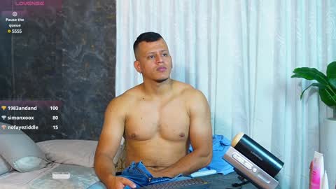 Snapshot of alex_tower chatting on January 2025 10:07:02 PM Alex Towers online show from January 2025 10:07:02 PM