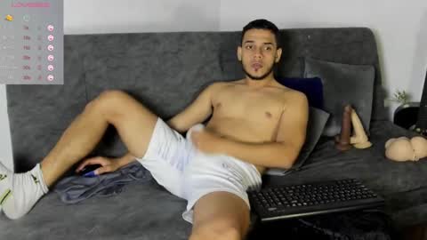 Alex Woll online show from September 2025 08:14:02 AM