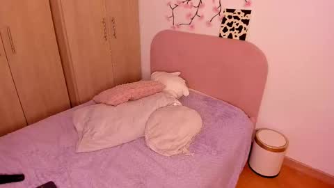 Snapshot of alexa_6908 chatting on February 2026 09:30:02 AM alexa online show from February 2026 09:30:02 AM