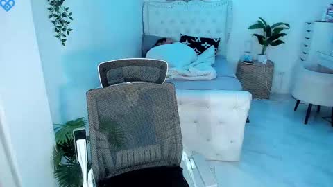 ALEXA    -    DONT FORGET TO FOLLOW AND RATE ME THUMBS UP online show from December 2024 11:38:01 AM