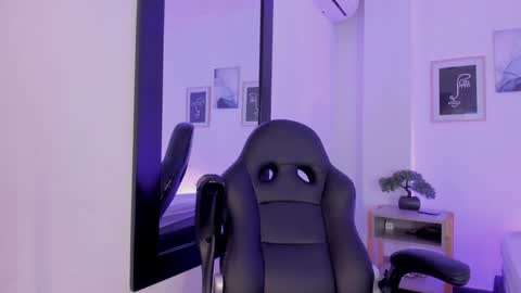 Snapshot of alexa_millers_ chatting on February 2025 10:48:02 AM Alexa Millers online show from February 2025 10:48:02 AM