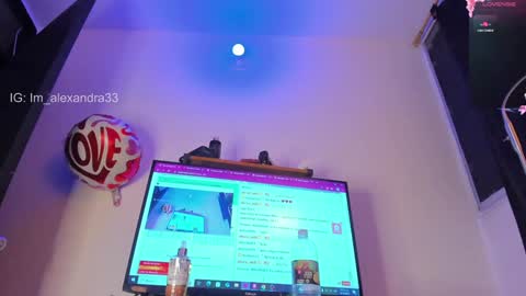 Snapshot of alexa_will chatting on December 2024 01:14:01 AM alexa_will online show from December 2024 01:14:01 AM