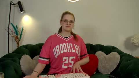 AlexaAvery online show from May 2026 06:32:03 AM