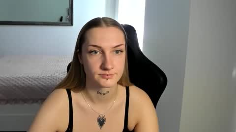 Snapshot of alexafragile chatting on September 2025 01:15:02 PM Alexa online show from September 2025 01:15:02 PM