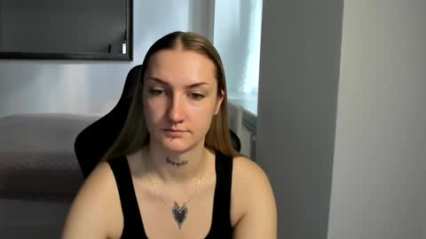 Snapshot of alexafragile chatting on September 2025 11:26:01 AM Alexa online show from September 2025 11:26:01 AM