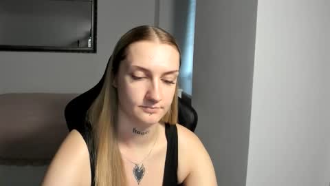 Snapshot of alexafragile chatting on September 2025 02:00:02 PM Alexa online show from September 2025 02:00:02 PM