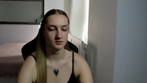 Snapshot of alexafragile chatting on October 2025 11:51:02 AM Alexa online show from October 2025 11:51:02 AM