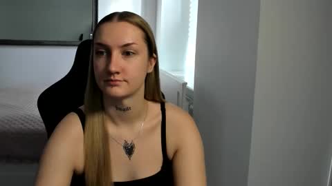 Snapshot of alexafragile chatting on October 2025 12:13:02 PM Alexa online show from October 2025 12:13:02 PM