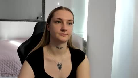 Snapshot of alexafragile chatting on October 2025 12:38:02 PM Alexa online show from October 2025 12:38:02 PM