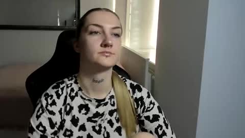 Snapshot of alexafragile chatting on November 2025 01:11:02 PM Alexa online show from November 2025 01:11:02 PM