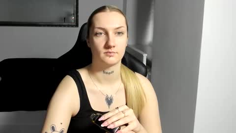 Snapshot of alexafragile chatting on December 2025 12:11:02 PM Alexa online show from December 2025 12:11:02 PM