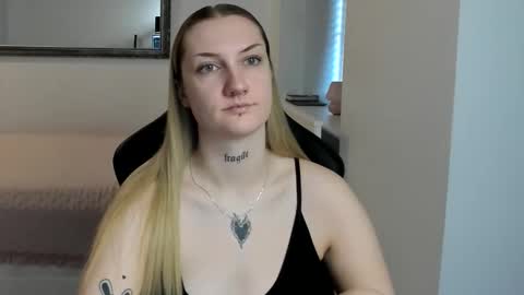 Snapshot of alexafragile chatting on February 2026 02:44:01 PM Alexa online show from February 2026 02:44:01 PM