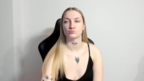 Snapshot of alexafragile chatting on February 2026 04:19:02 PM Alexa online show from February 2026 04:19:02 PM